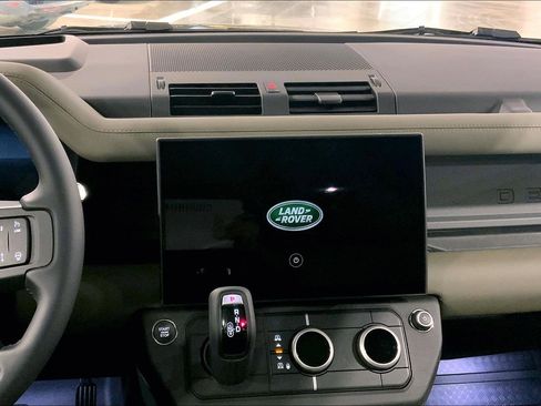 New 2026 Land Rover Defender 110 X-Dynamic SE image 6