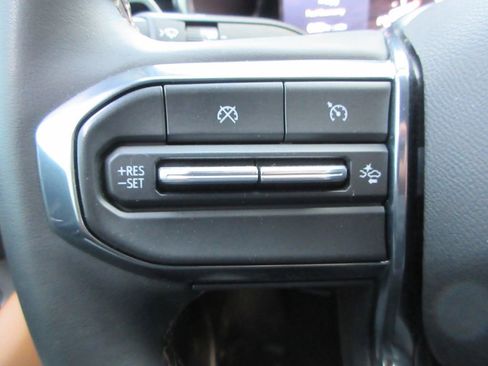 Used 2024 GMC Canyon AT4 w/ Technology Package image 29