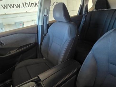 Used 2023 Nissan Rogue S image 21