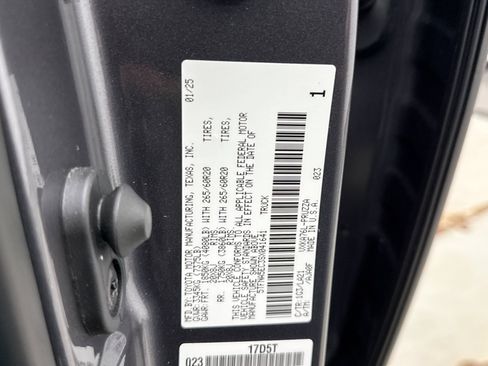 Used 2025 Toyota Tundra Platinum AWD/4WD image 23