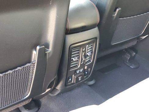 Used 2024 Dodge Durango GT RWD image 18