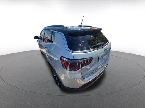 Used 2025 Jeep Compass Limited image 5