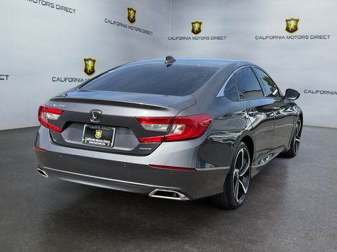Used 2018 Honda Accord Touring image 5