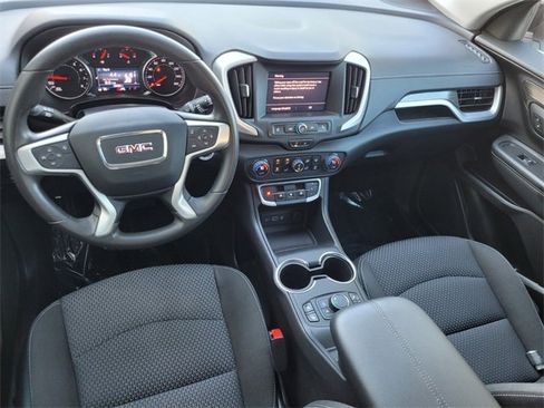 Used 2024 GMC Terrain SLE w/ Driver Convenience Package image 8