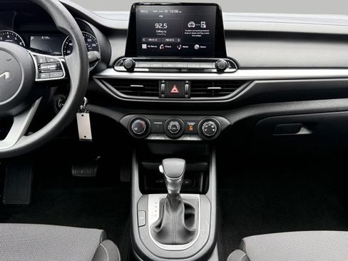 Used 2024 Kia Forte LXS w/ LXS Technology Package FWD image 32