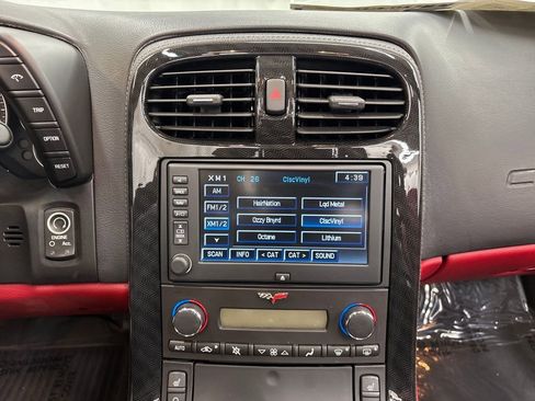 Used 2013 Chevrolet Corvette 427 w/ 1SB Preferred Equipment Group image 18