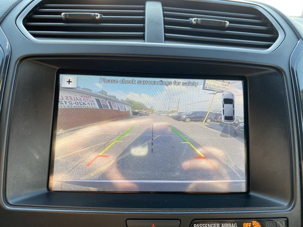 Used 2018 Ford Explorer XLT w/ Equipment Group 201A AWD/4WD image 30