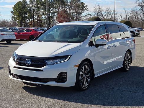 Used 2026 Honda Odyssey Elite image 2