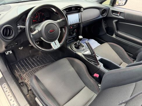 Used 2016 Subaru BRZ Premium RWD image 28