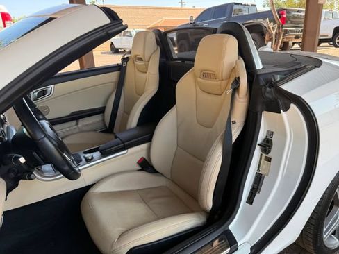 Used 2014 Mercedes-Benz SLK 250 w/ Premium Package image 28