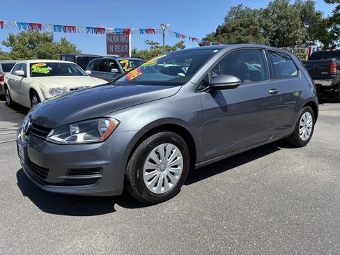 Used 2015 Volkswagen Golf Launch Edition image 1