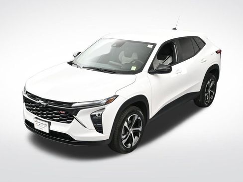 Used 2024 Chevrolet Trax RS image 16