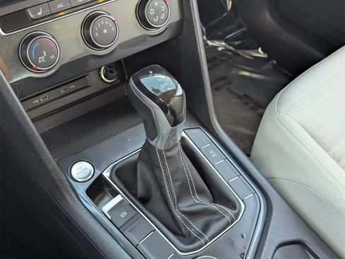 Used 2022 Volkswagen Tiguan S image 27