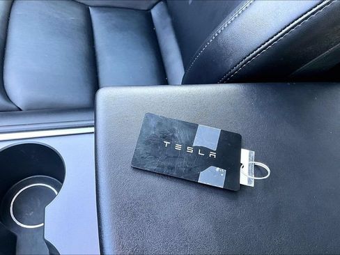 Used 2023 Tesla Model Y Long Range AWD/4WD image 7
