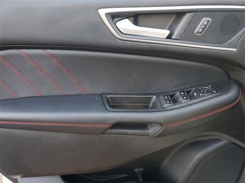 Certified 2024 Ford Edge ST-Line image 9