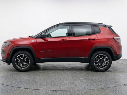Used 2025 Jeep Compass Trailhawk AWD/4WD image 5