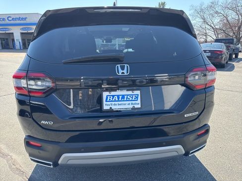 Used 2024 Honda Pilot Touring image 6