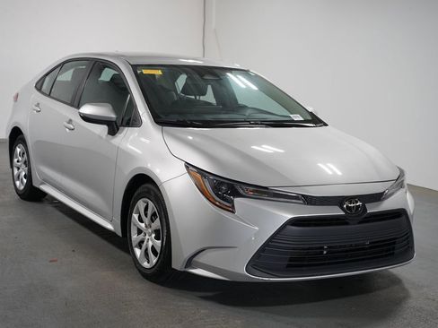 Certified 2024 Toyota Corolla LE FWD image 3