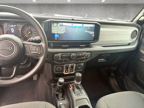 Used 2025 Jeep Wrangler Sport AWD/4WD image 3