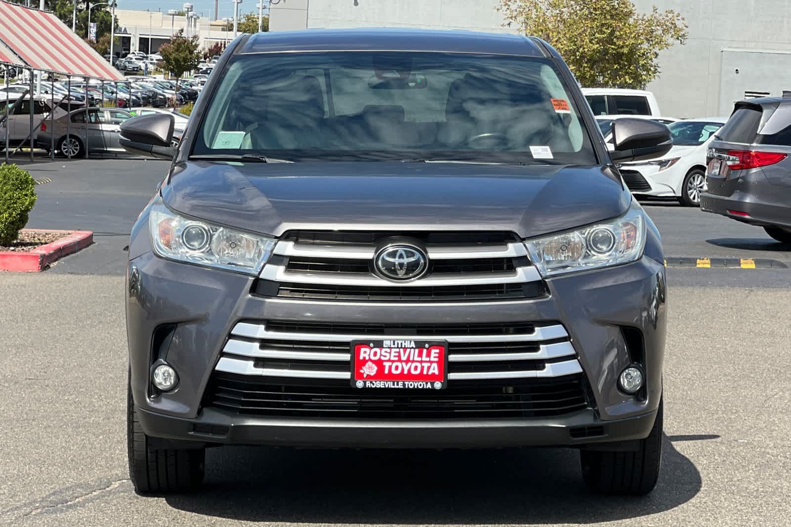 Certified 2019 Toyota Highlander Plus FWD image 10