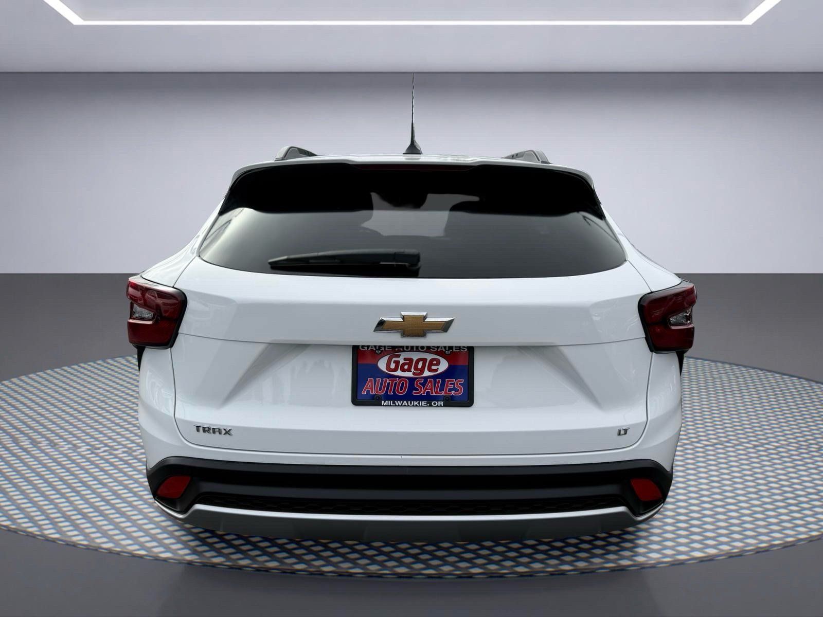 Used 2025 Chevrolet Trax LT w/ LT Convenience Package FWD image 5