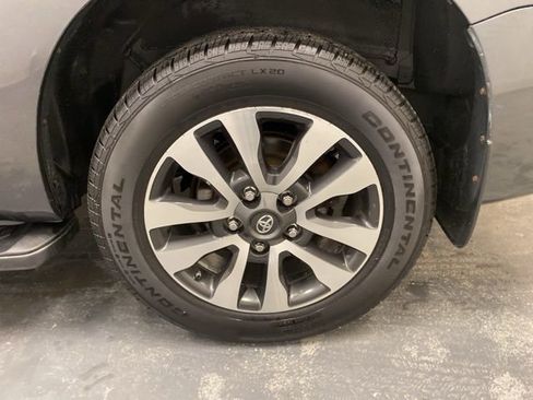 Used 2018 Toyota Sequoia Limited w/ Safety & Convenience Package image 29