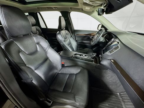 Used 2019 Volvo XC90 T6 Momentum w/ Advanced Package image 27
