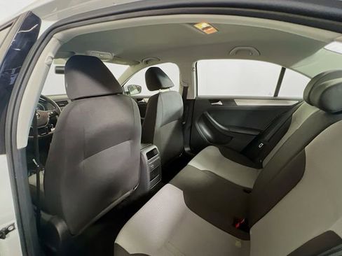 Used 2017 Volkswagen Jetta S image 17