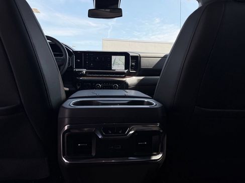Used 2024 GMC Sierra 1500 SLT RWD image 23