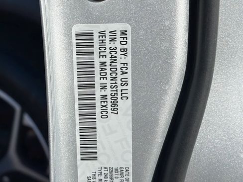 Used 2025 Jeep Compass Limited AWD/4WD image 22