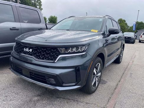 Used 2023 Kia Sorento EX FWD image 3