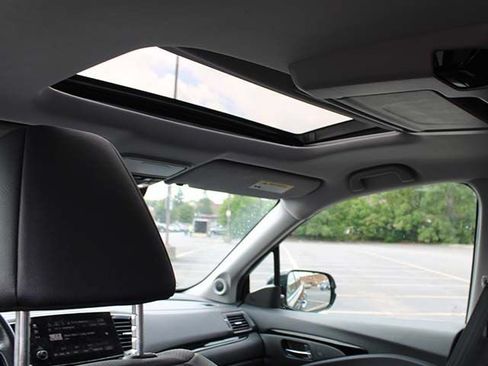 Used 2019 Honda Pilot Elite image 9
