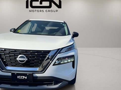 Used 2022 Nissan Rogue S FWD image 9