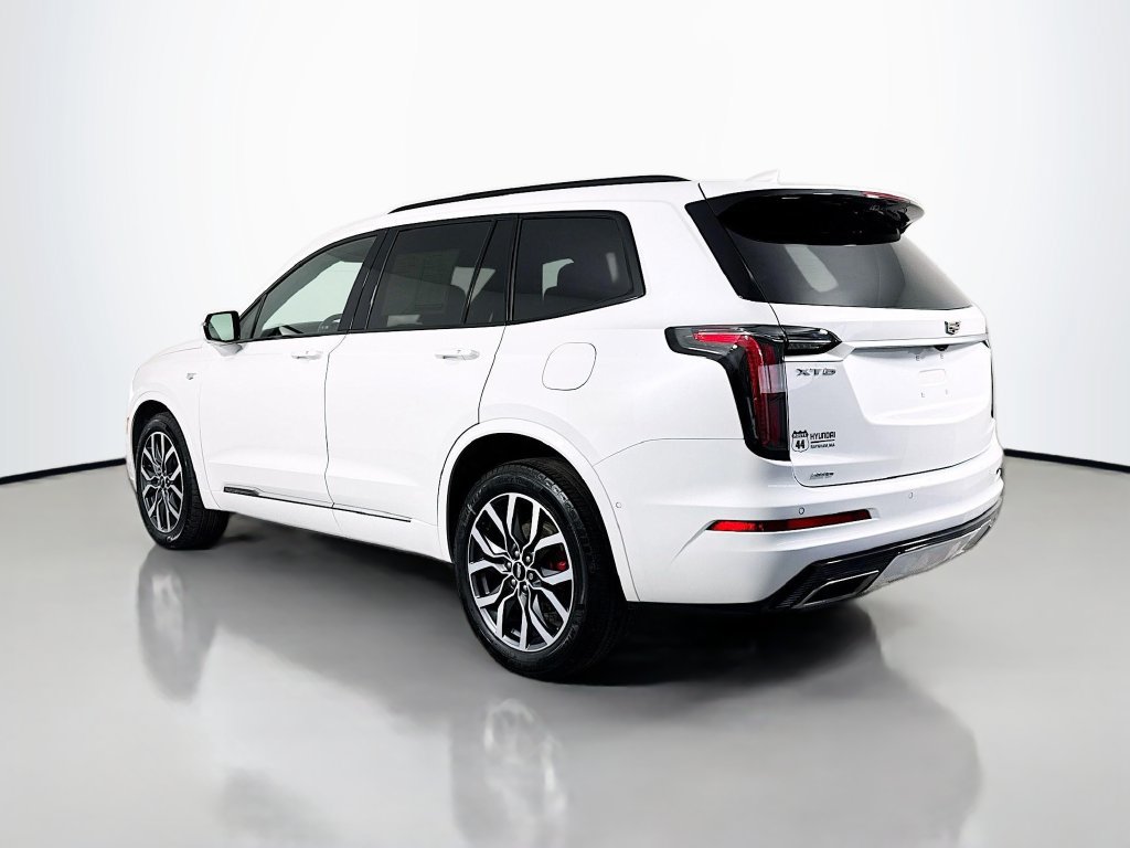 Used 2024 Cadillac XT6 Sport w/ Technology Package AWD/4WD image 6