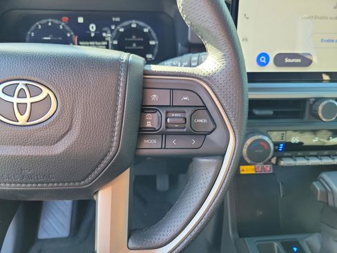 Certified 2025 Toyota 4Runner TRD Off-Road Premium AWD/4WD image 17