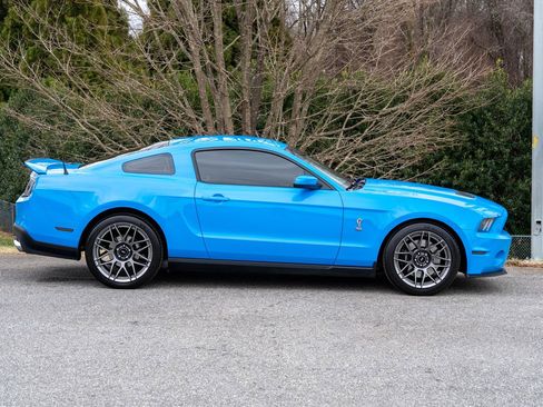 Used 2012 Ford Mustang Shelby GT500 w/ SVT Performance Pkg image 8