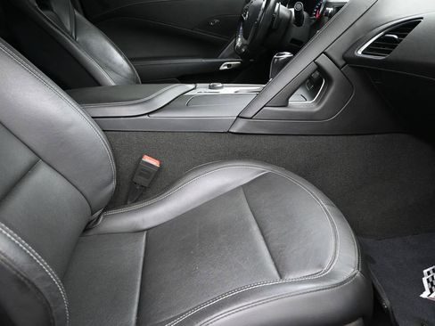 Used 2019 Chevrolet Corvette Stingray Coupe w/ 1LT image 19