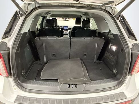 Used 2021 Ford Explorer XLT w/ Equipment Group 202A AWD/4WD image 27