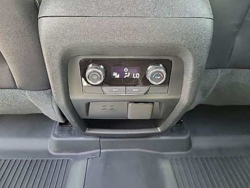 Used 2025 Chevrolet Traverse Z71 w/ Driver Confidence Package AWD/4WD image 13