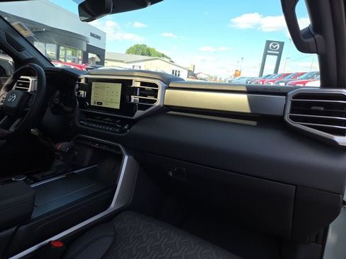 Used 2025 Toyota Sequoia 4WD image 14