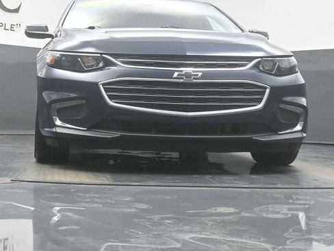 Used 2018 Chevrolet Malibu LT image 3