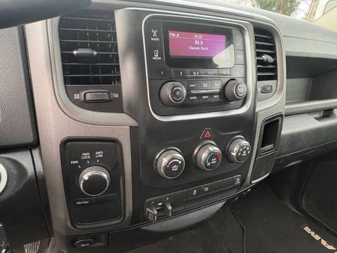 Used 2013 RAM 2500 Tradesman w/ Chrome Appearance Group AWD/4WD image 10