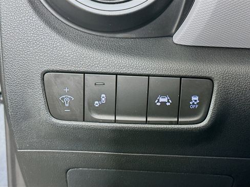 Used 2021 Hyundai Kona SEL Plus image 16