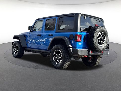 Used 2025 Jeep Wrangler Unlimited Rubicon image 3