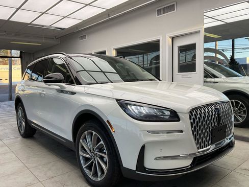 New 2026 Lincoln Corsair Premiere image 1