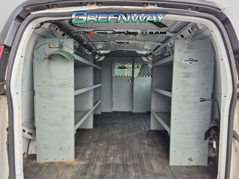 Used 2017 Chevrolet Express 2500 RWD image 6