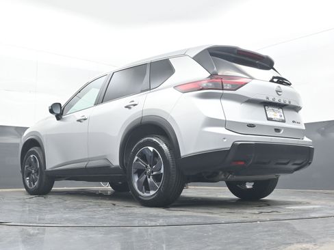 Certified 2024 Nissan Rogue SV AWD/4WD image 27