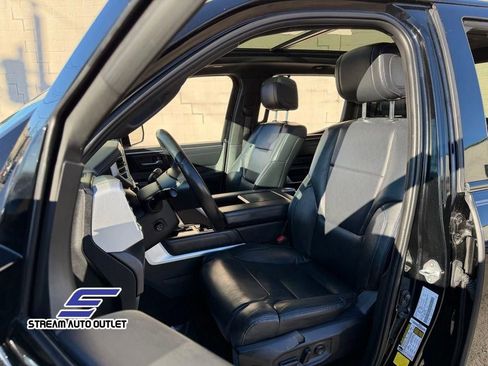 Used 2022 Toyota Tundra Platinum AWD/4WD image 31