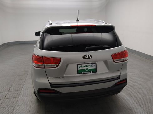 Used 2016 Kia Sorento FWD image 6