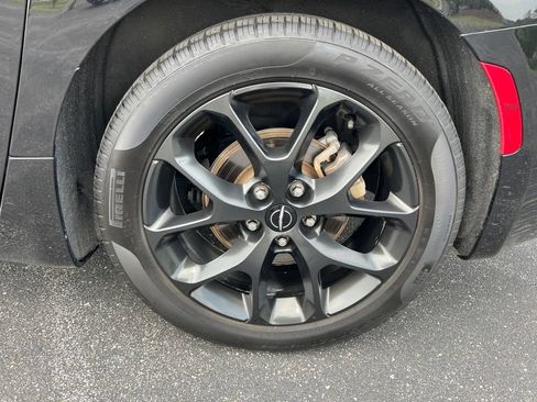 Used 2025 Chrysler Pacifica Limited FWD image 39
